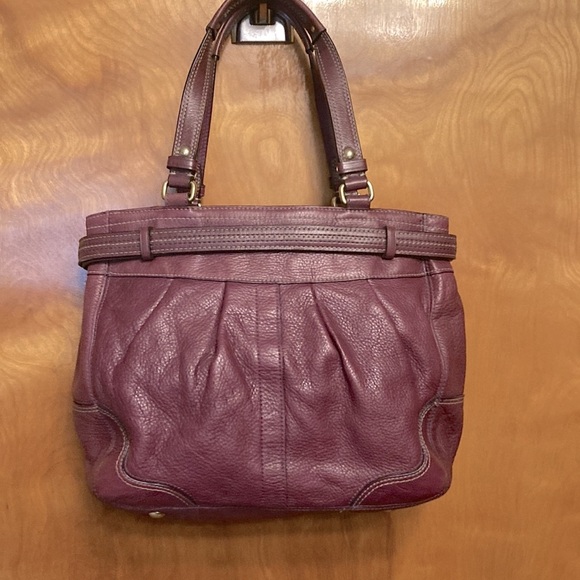 COACH HAMPTON WINE PURPLE LEATHER SATCHEL. CLEAN!! VERY MINOR WEAR TO CORNERS. - Picture 6 of 15